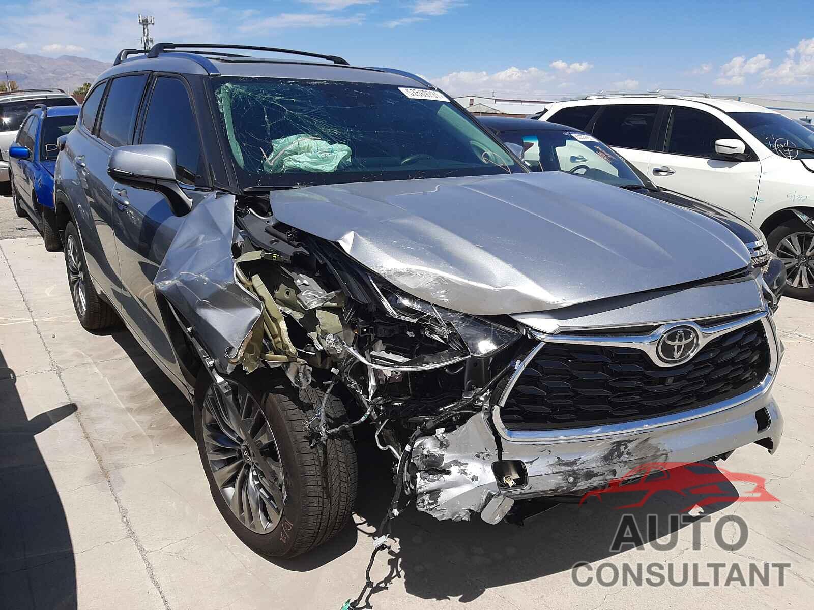 TOYOTA HIGHLANDER 2021 - 5TDFZRAH3MS070054