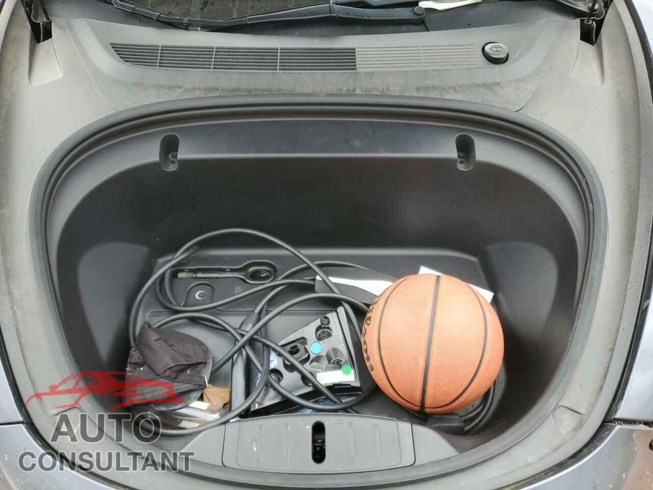 TESLA MODEL 3 2020 - 5YJ3E1EC5LF646941