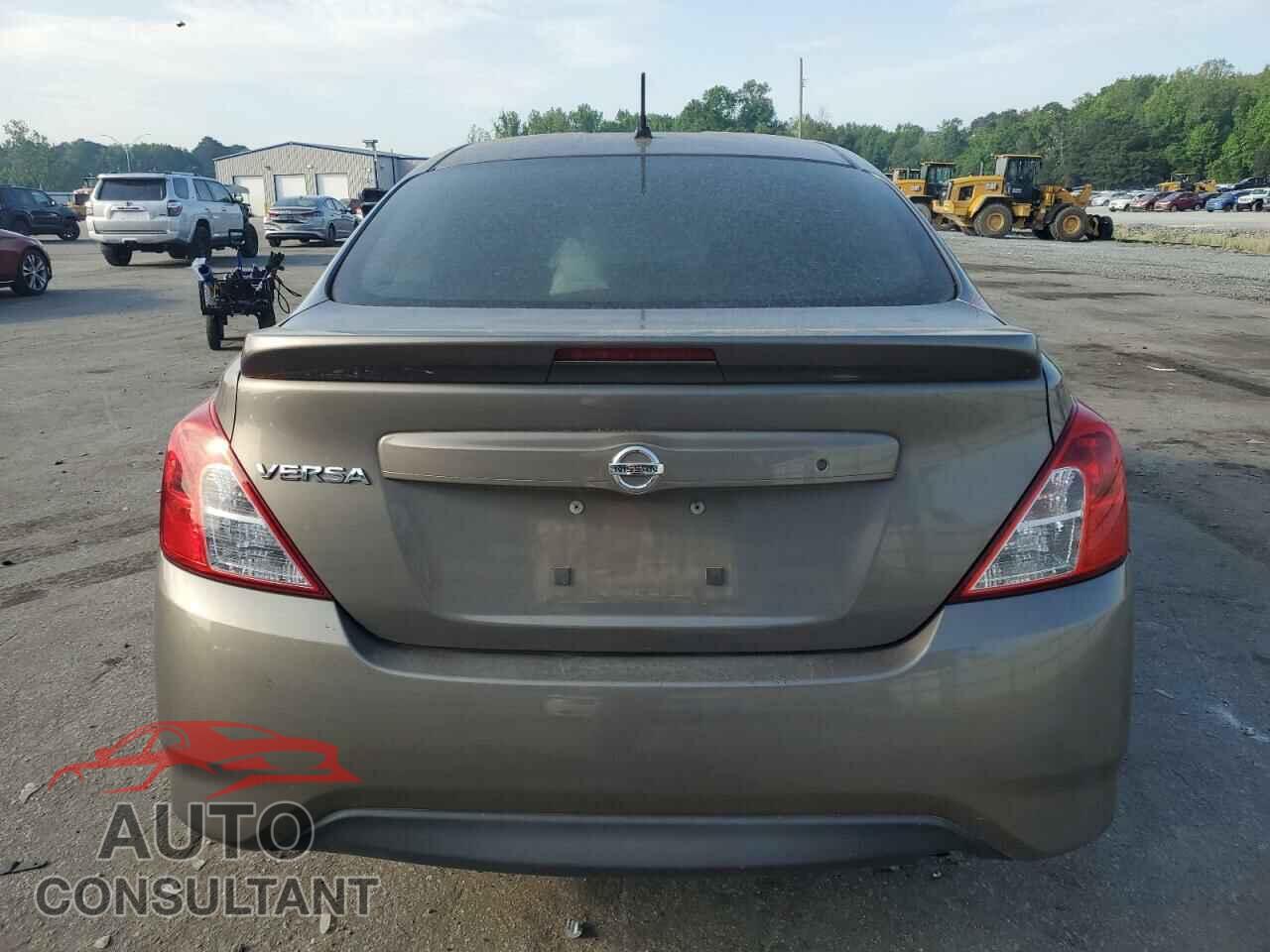 NISSAN VERSA 2017 - 3N1CN7AP3HL841072