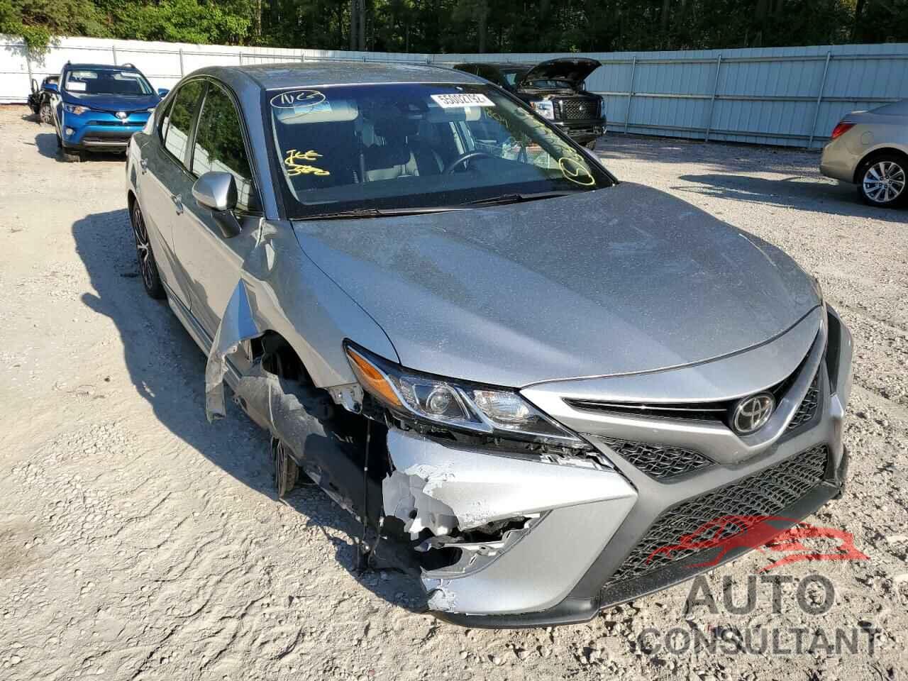 TOYOTA CAMRY 2018 - 4T1B11HK1JU652682