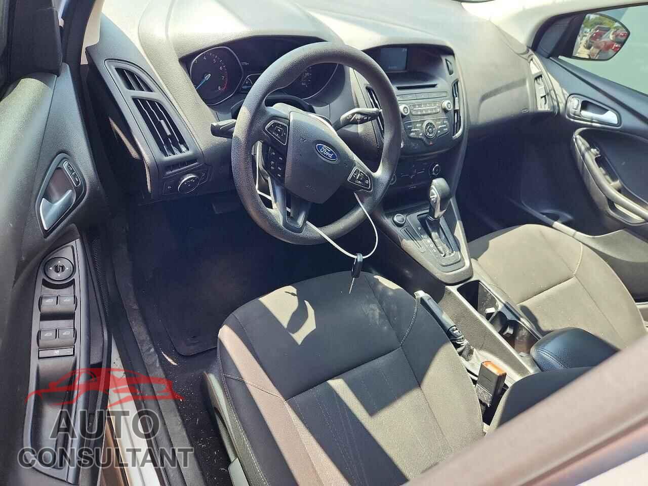 FORD FOCUS 2017 - 1FADP3F23HL330237