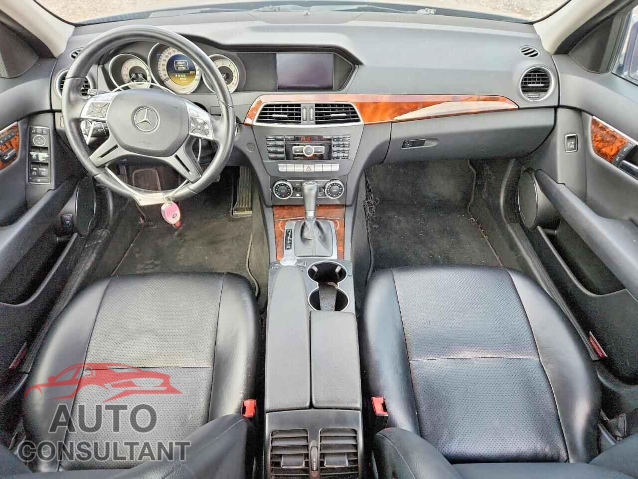 MERCEDES-BENZ C-CLASS 2012 - WDDGF8BB5CA629705