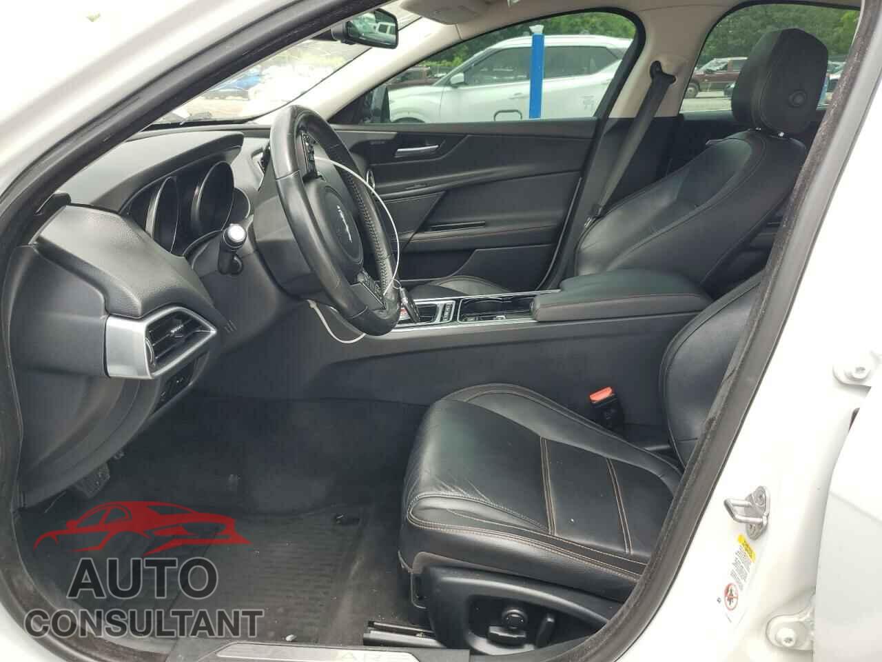 JAGUAR XE 2017 - SAJAK4BV4HCP15020