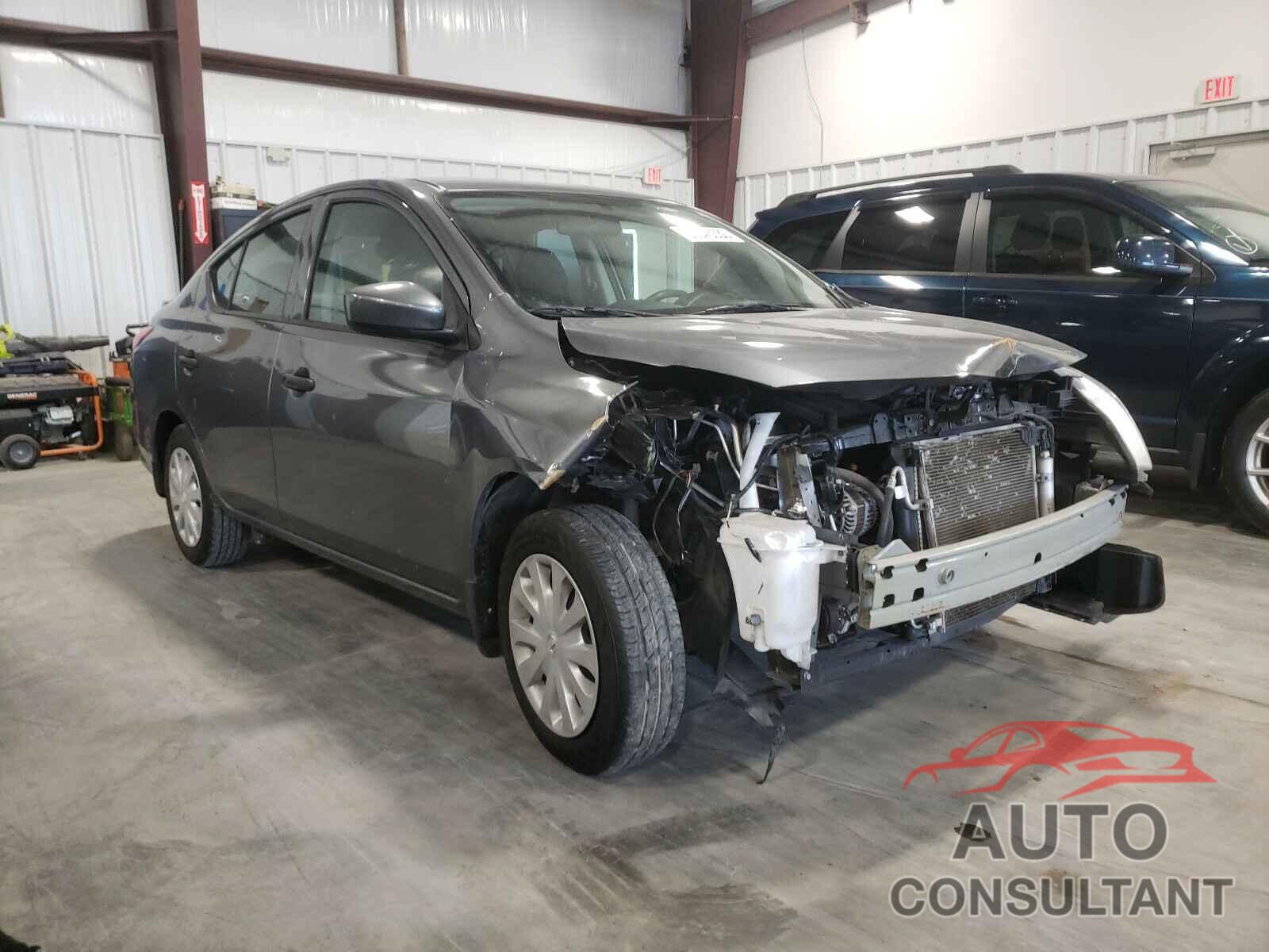 NISSAN VERSA 2019 - 3N1CN7AP5KL818965