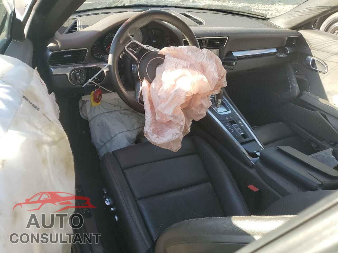 PORSCHE 911 2018 - WP0CB2A98JS147463