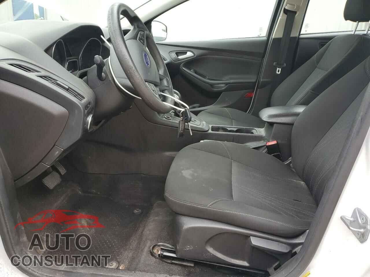 FORD FOCUS 2017 - 1FADP3F22HL274260