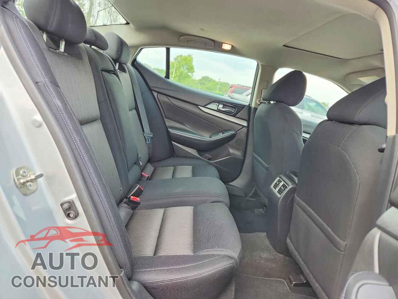 NISSAN MAXIMA 2016 - 1N4AA6AP1GC400258