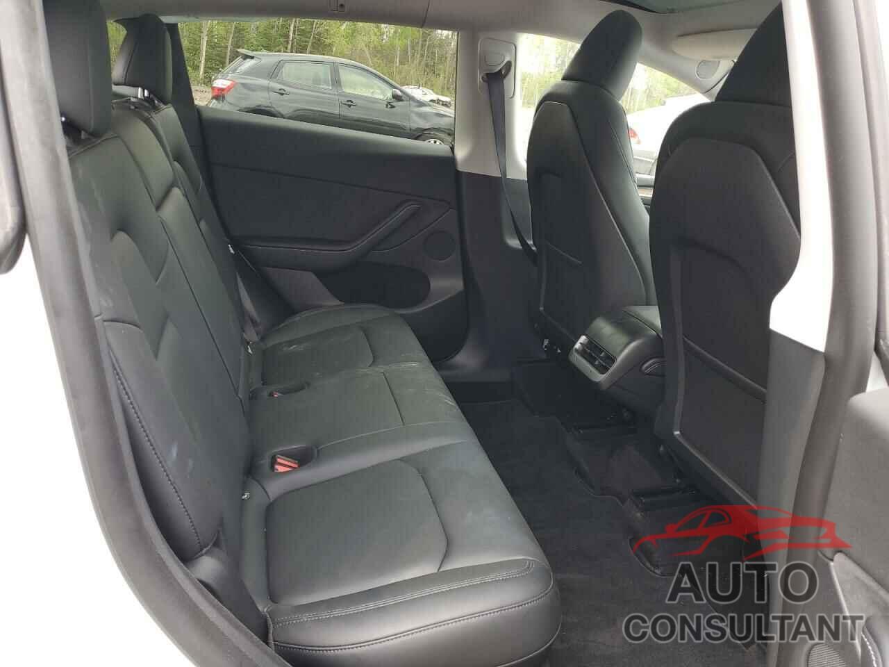 TESLA MODEL Y 2023 - LRWYGDEE5PC266209