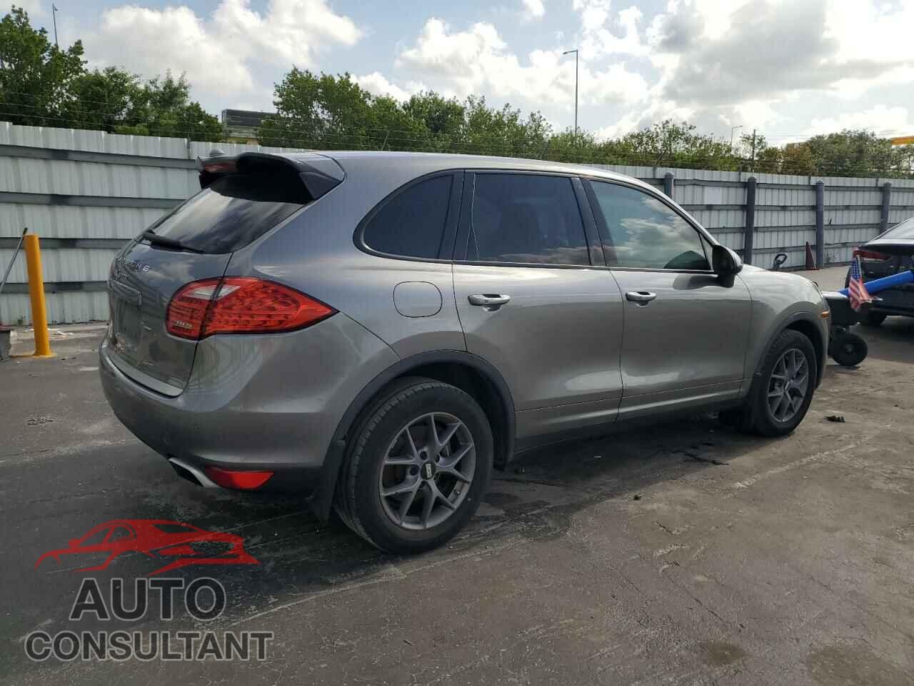 PORSCHE CAYENNE 2012 - WP1AA2A23CLA06115