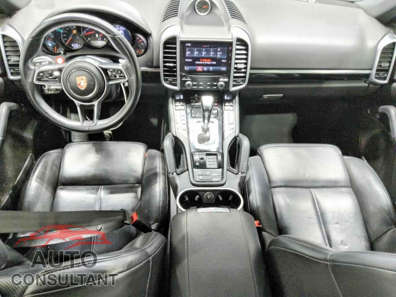 PORSCHE CAYENNE 2017 - WP1AA2A23HKA86464
