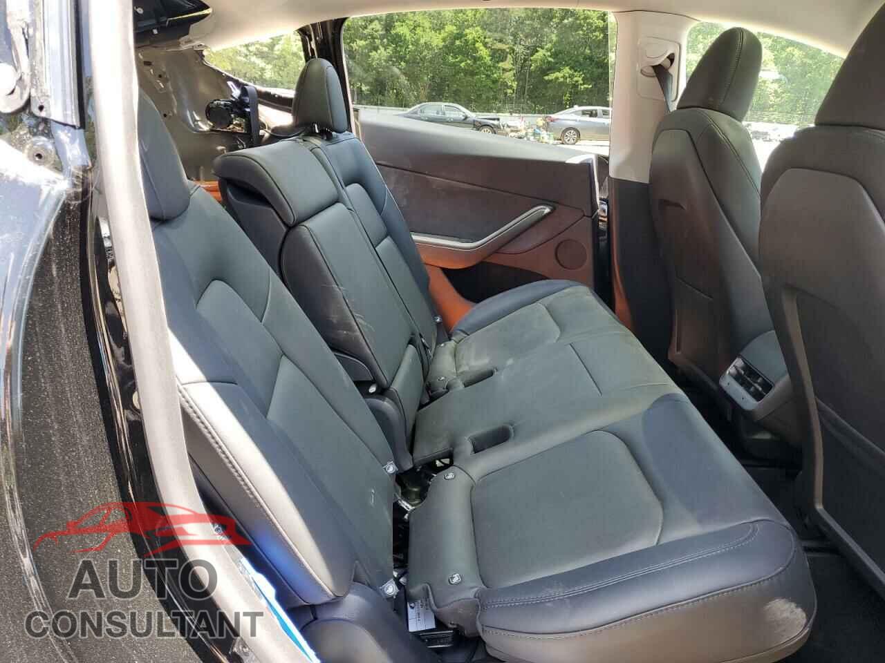 TESLA MODEL Y 2024 - 7SAYGDED2RA329802