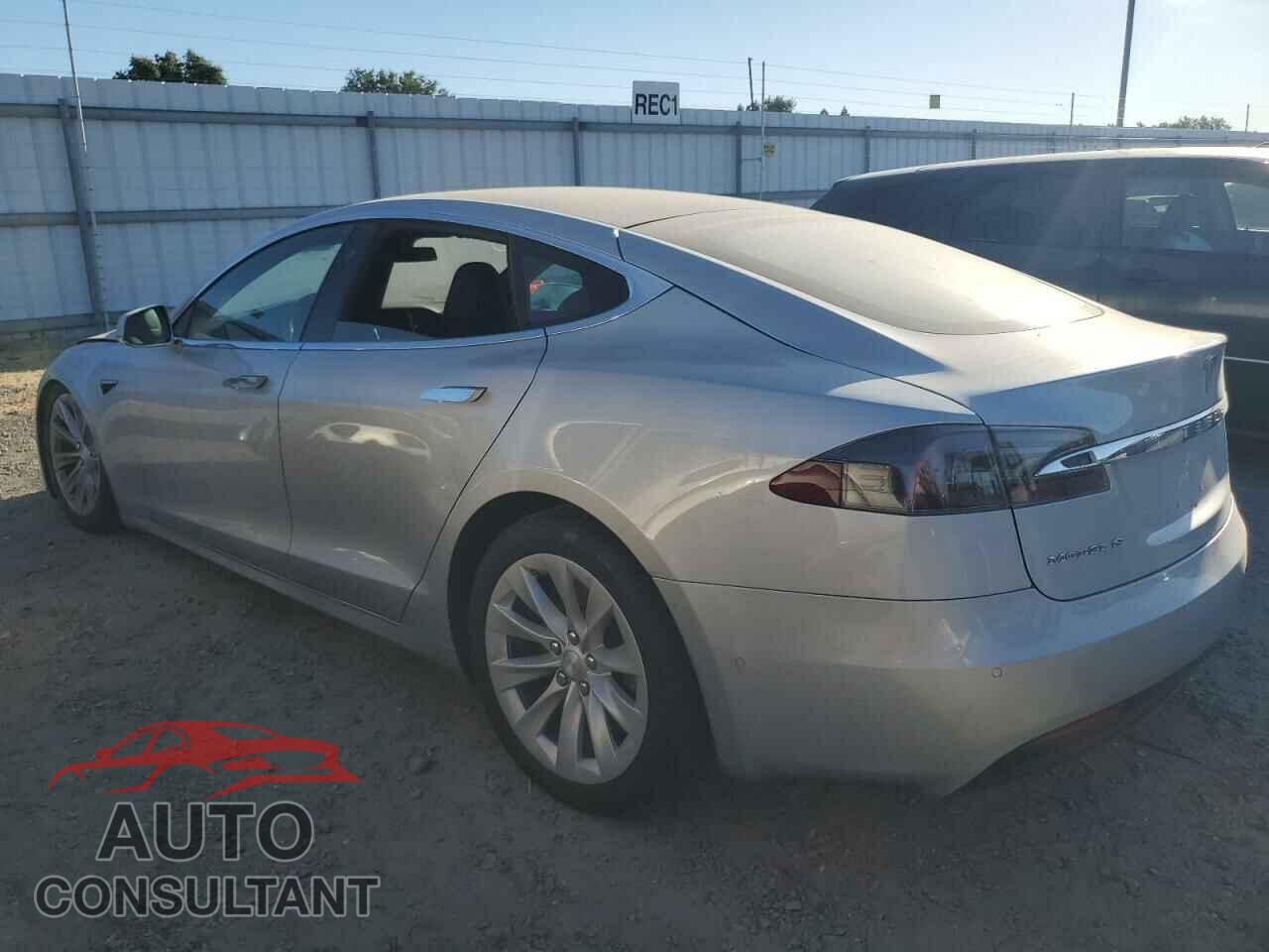 TESLA MODEL S 2018 - 5YJSA1E21JF281718