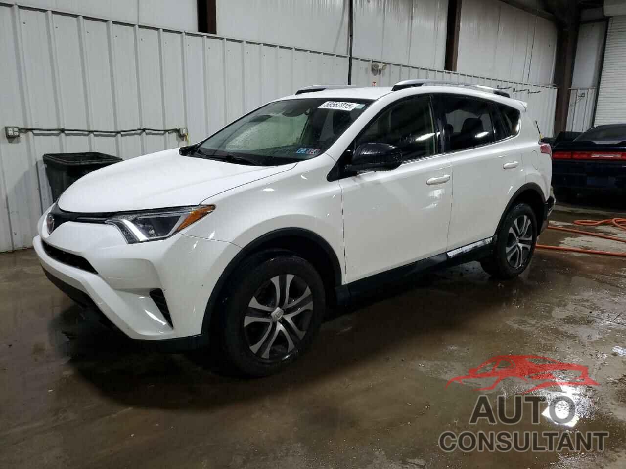 TOYOTA RAV4 2017 - JTMBFREV4HJ145290