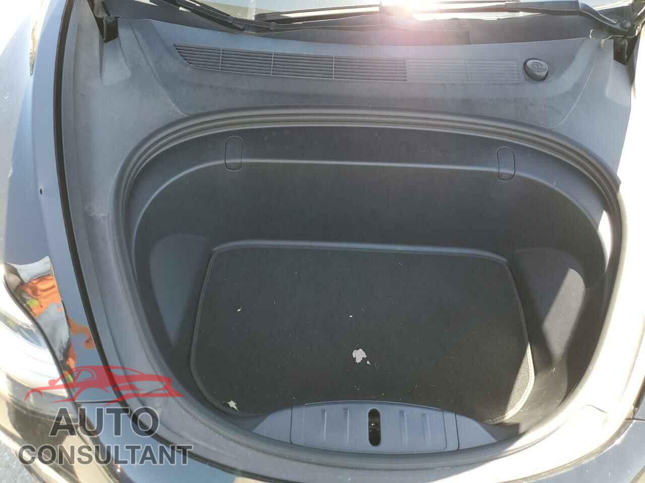 TESLA MODEL 3 2019 - 5YJ3E1EA5KF192946