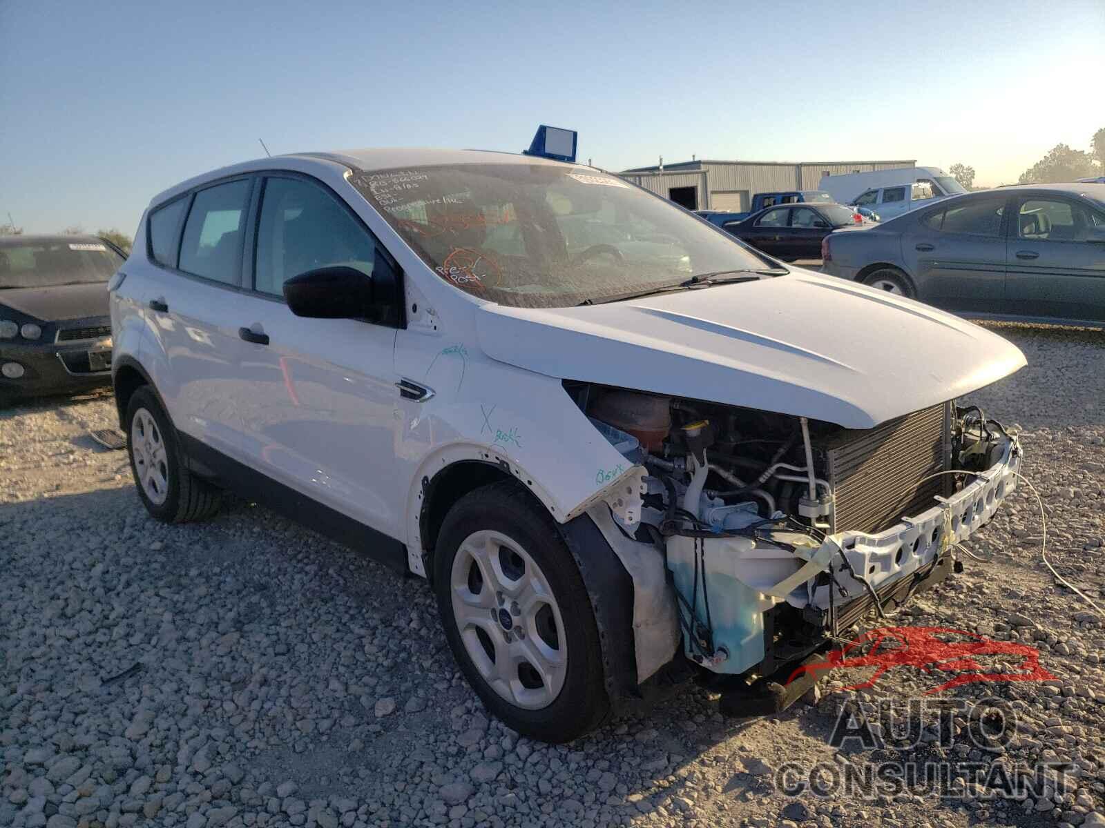 FORD ESCAPE 2018 - 1FMCU0F71JUD38020