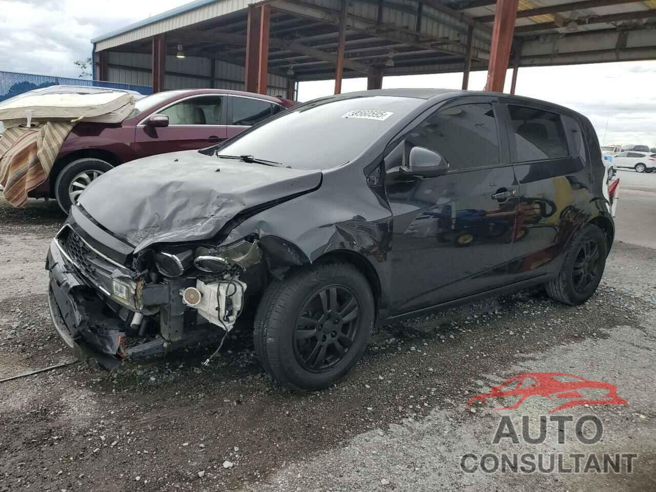 CHEVROLET SONIC 2015 - 1G1JC6SH5F4131937