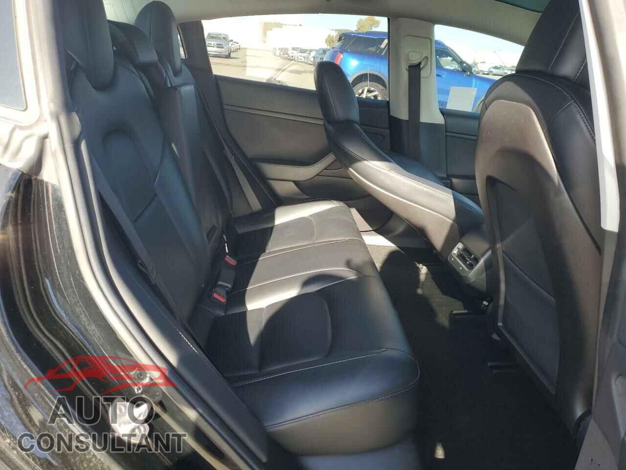 TESLA MODEL 3 2019 - 5YJ3E1EA8KF424584