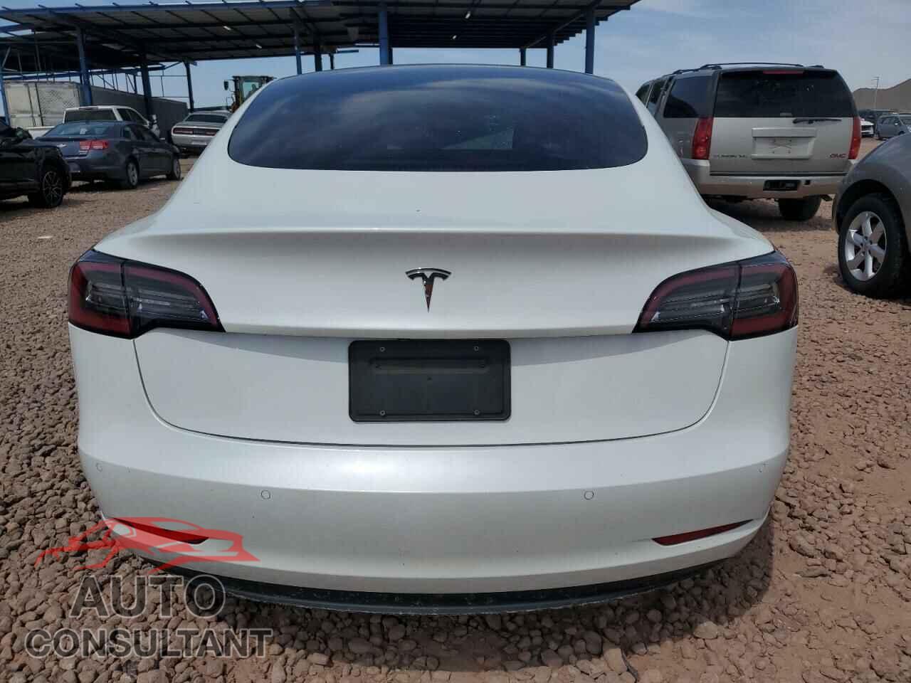 TESLA MODEL 3 2021 - 5YJ3E1EA5MF100477