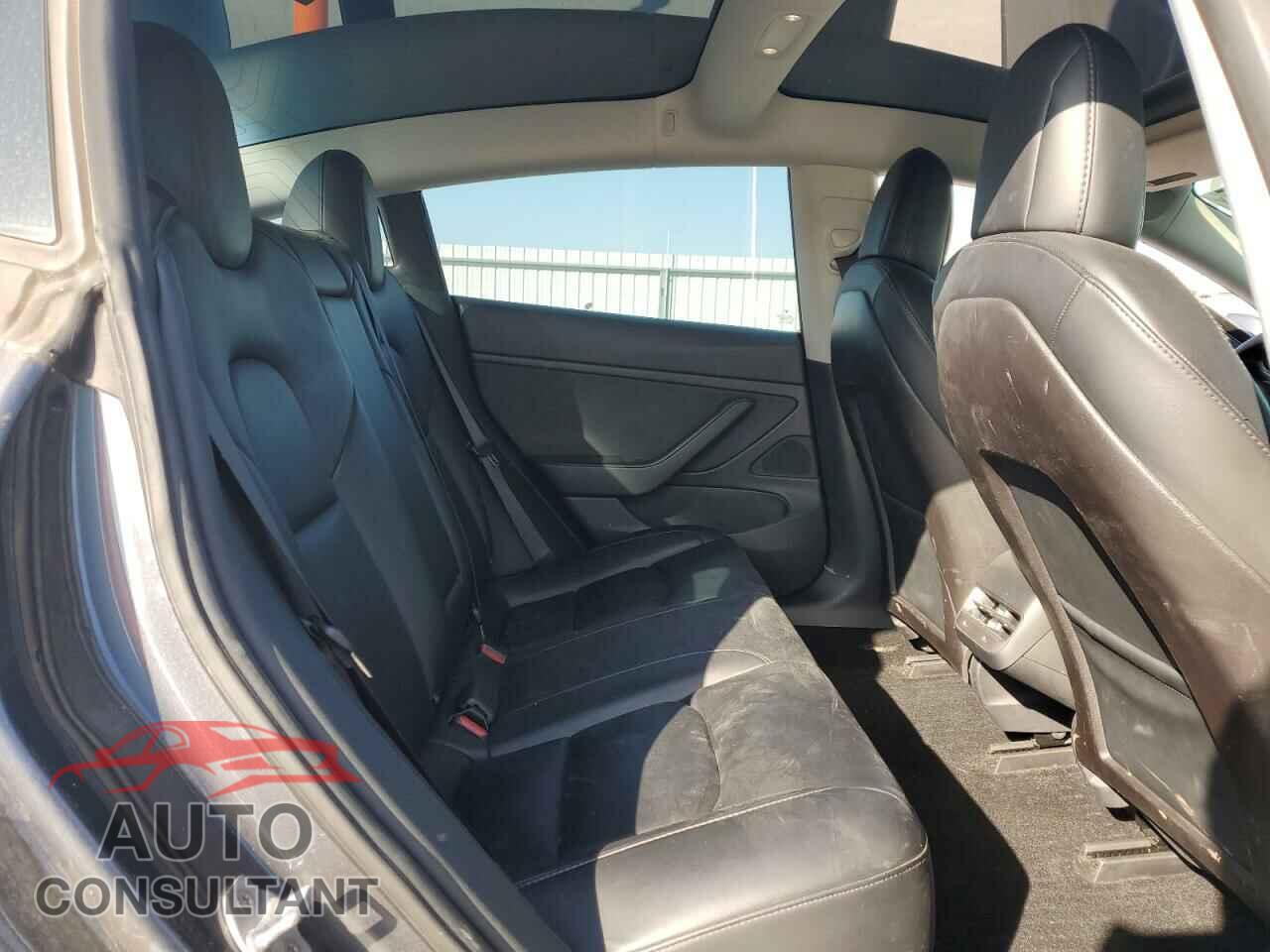 TESLA MODEL 3 2020 - 5YJ3E1EC3LF641009