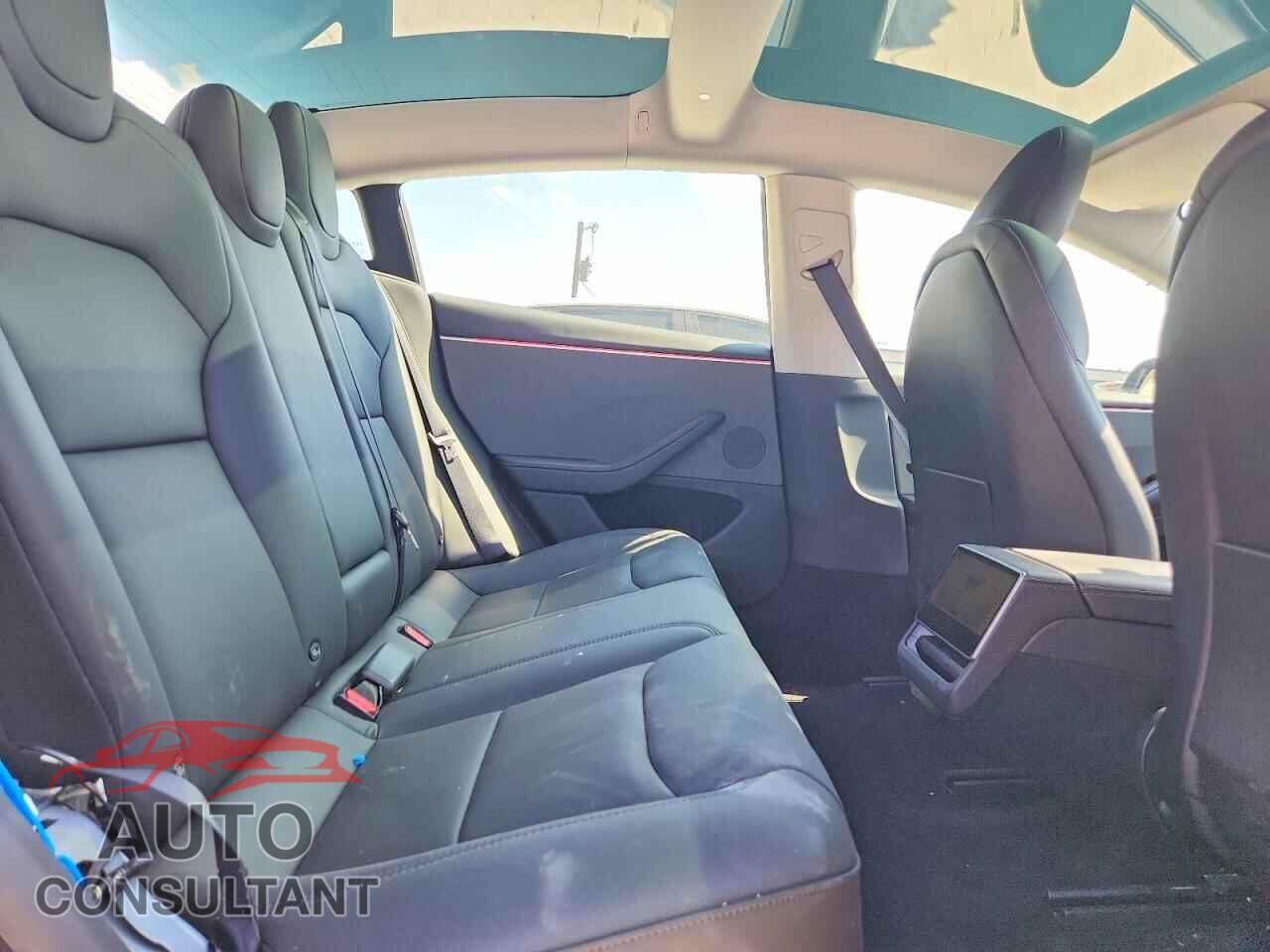TESLA MODEL 3 2025 - 5YJ3E1EA2SF971186