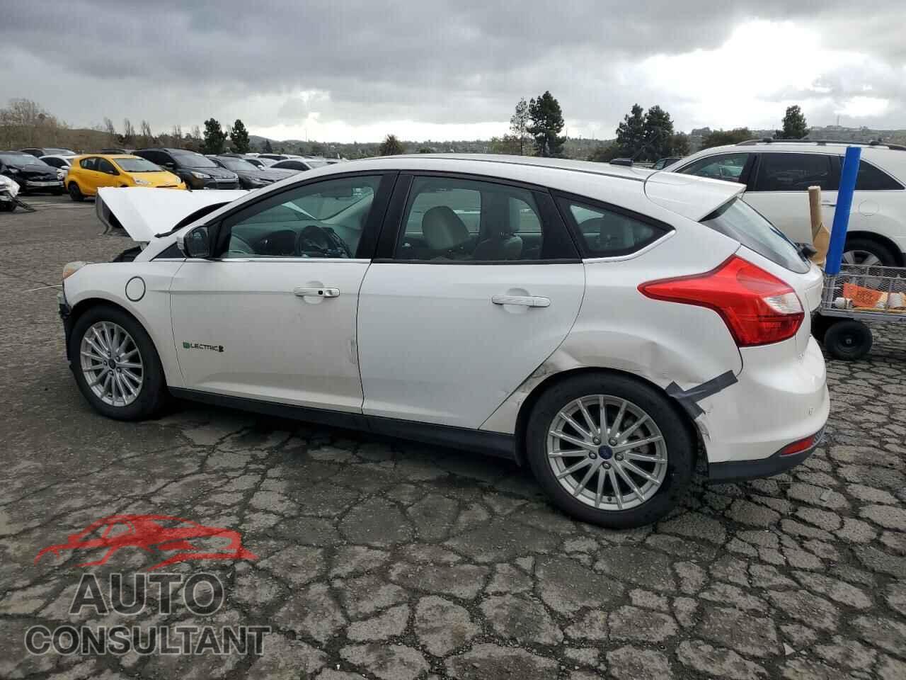 FORD FOCUS 2014 - 1FADP3R48EL341890