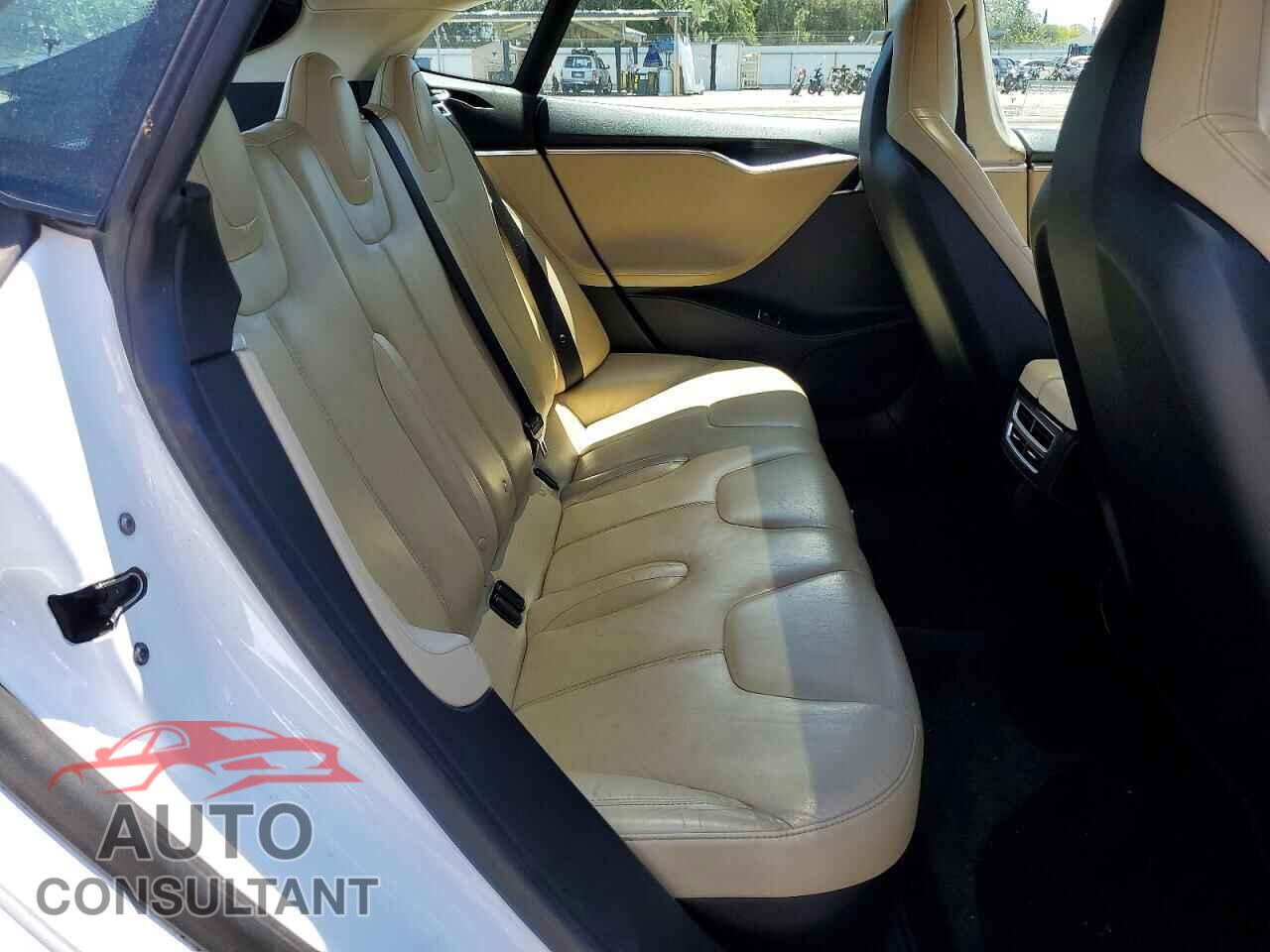TESLA MODEL S 2013 - 5YJSA1CG8DFP23087