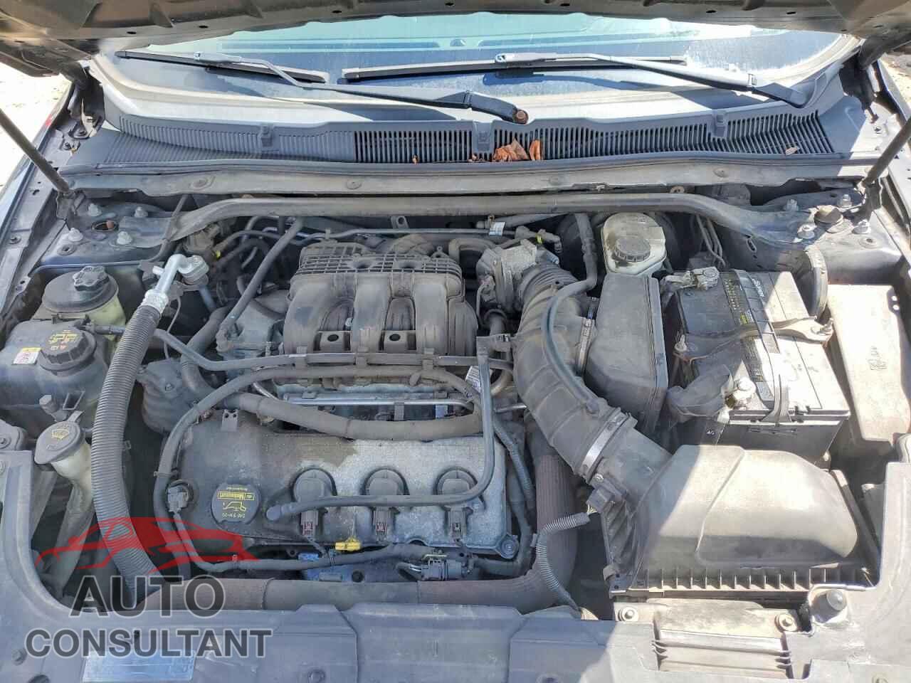 FORD TAURUS 2010 - 1FAHP2FW3AG148132