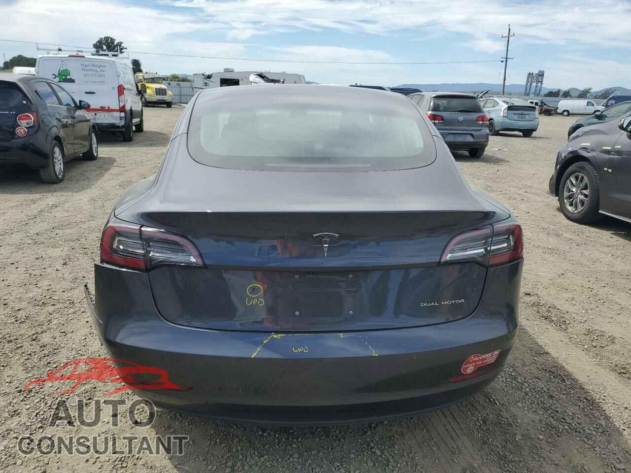 TESLA MODEL 3 2018 - 5YJ3E1EB3JF086793