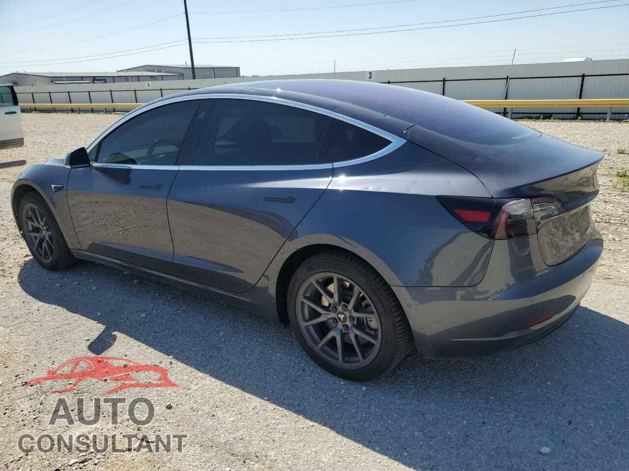 TESLA MODEL 3 2018 - 5YJ3E1EA7JF019072
