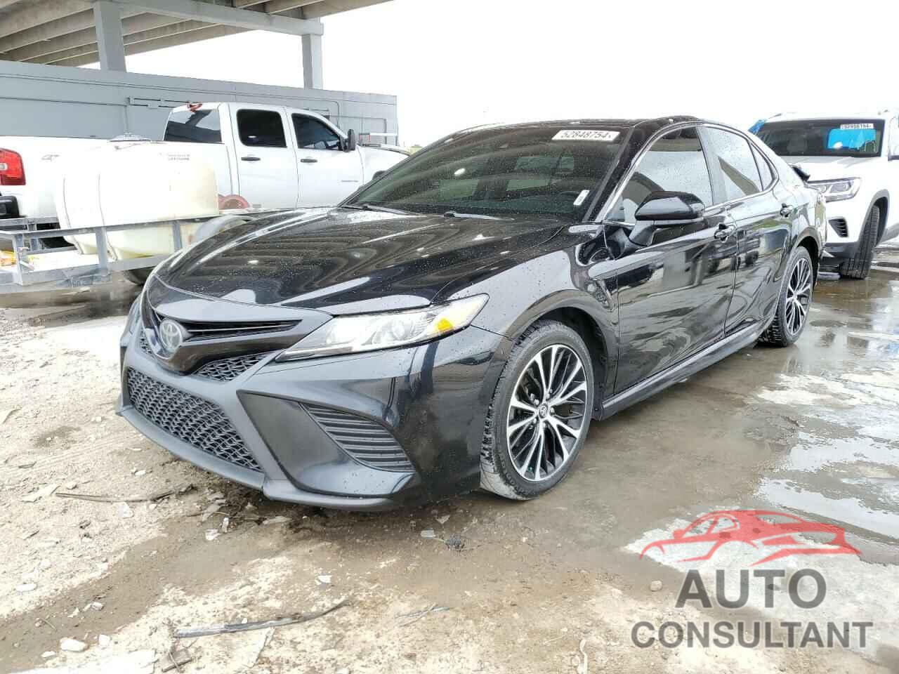 TOYOTA CAMRY 2018 - 4T1B11HK7JU671673
