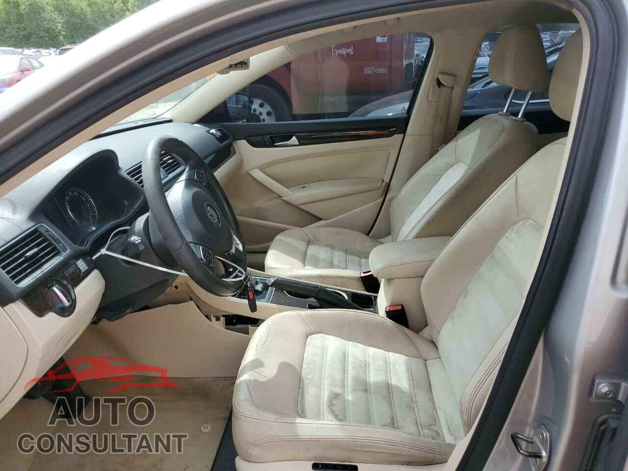 VOLKSWAGEN PASSAT 2014 - 1VWCN7A35EC073576