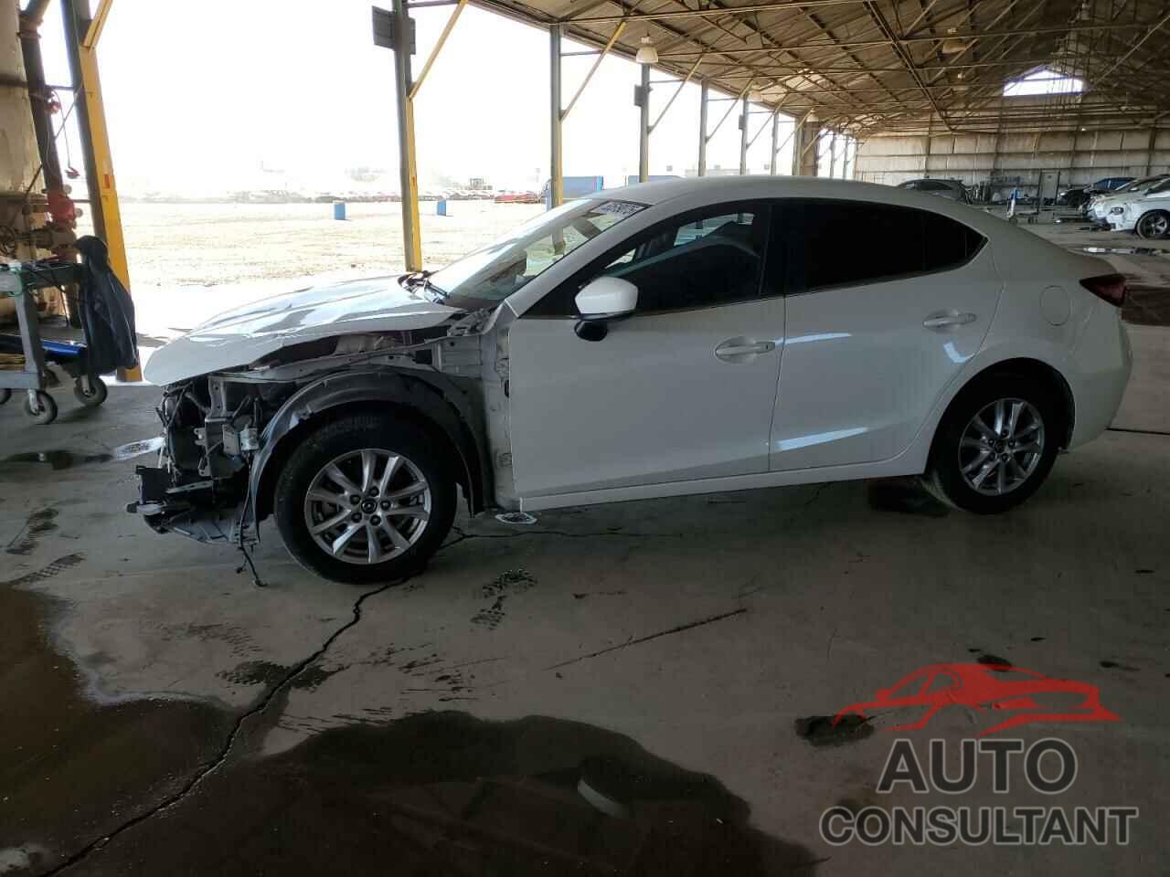 MAZDA 3 2018 - 3MZBN1U74JM275812