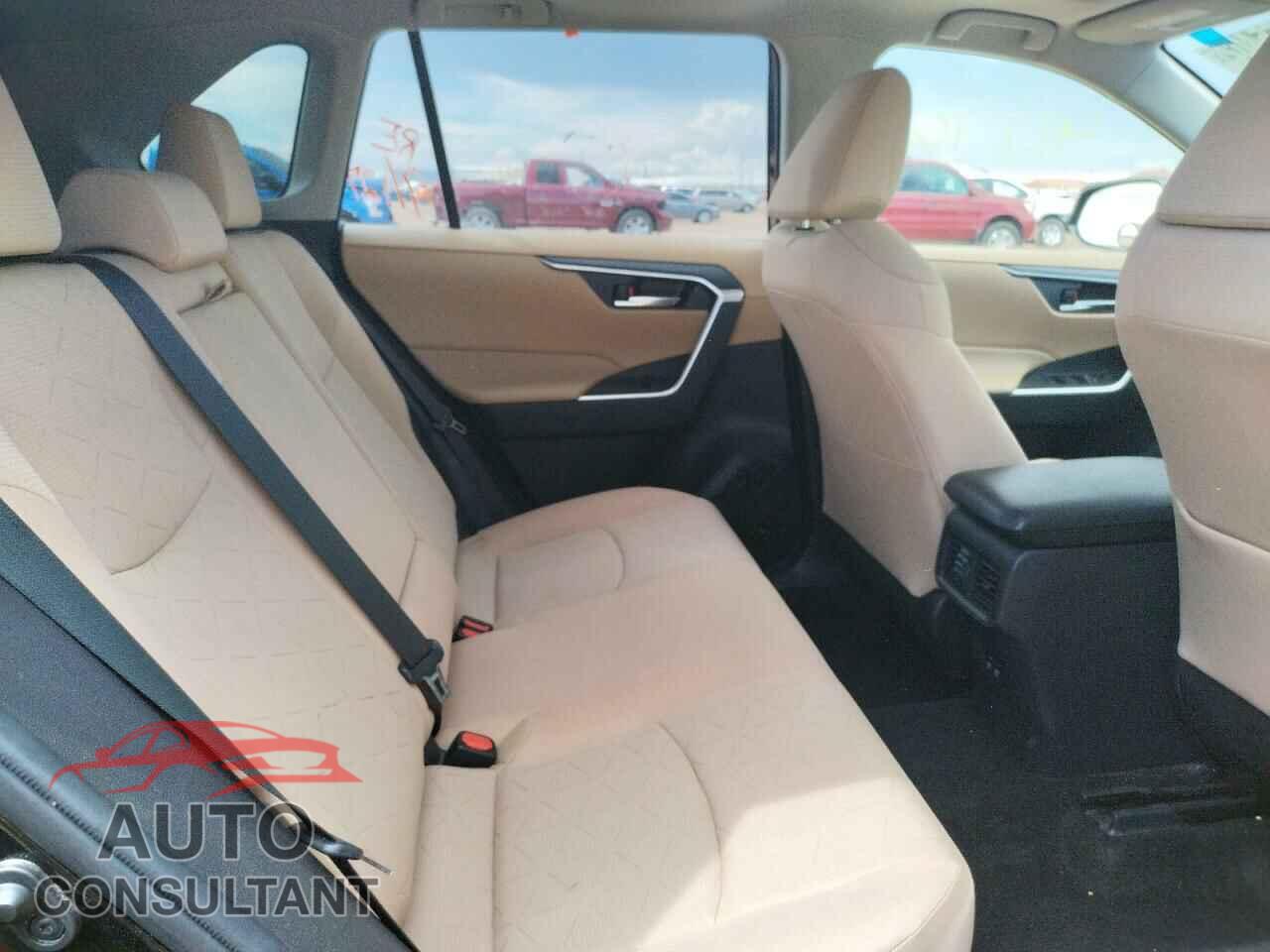 TOYOTA RAV4 2019 - JTMP1RFV2KD037033