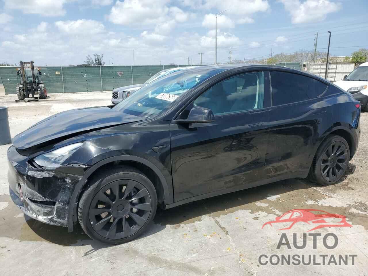 TESLA MODEL Y 2023 - 7SAYGDEE6PA043375