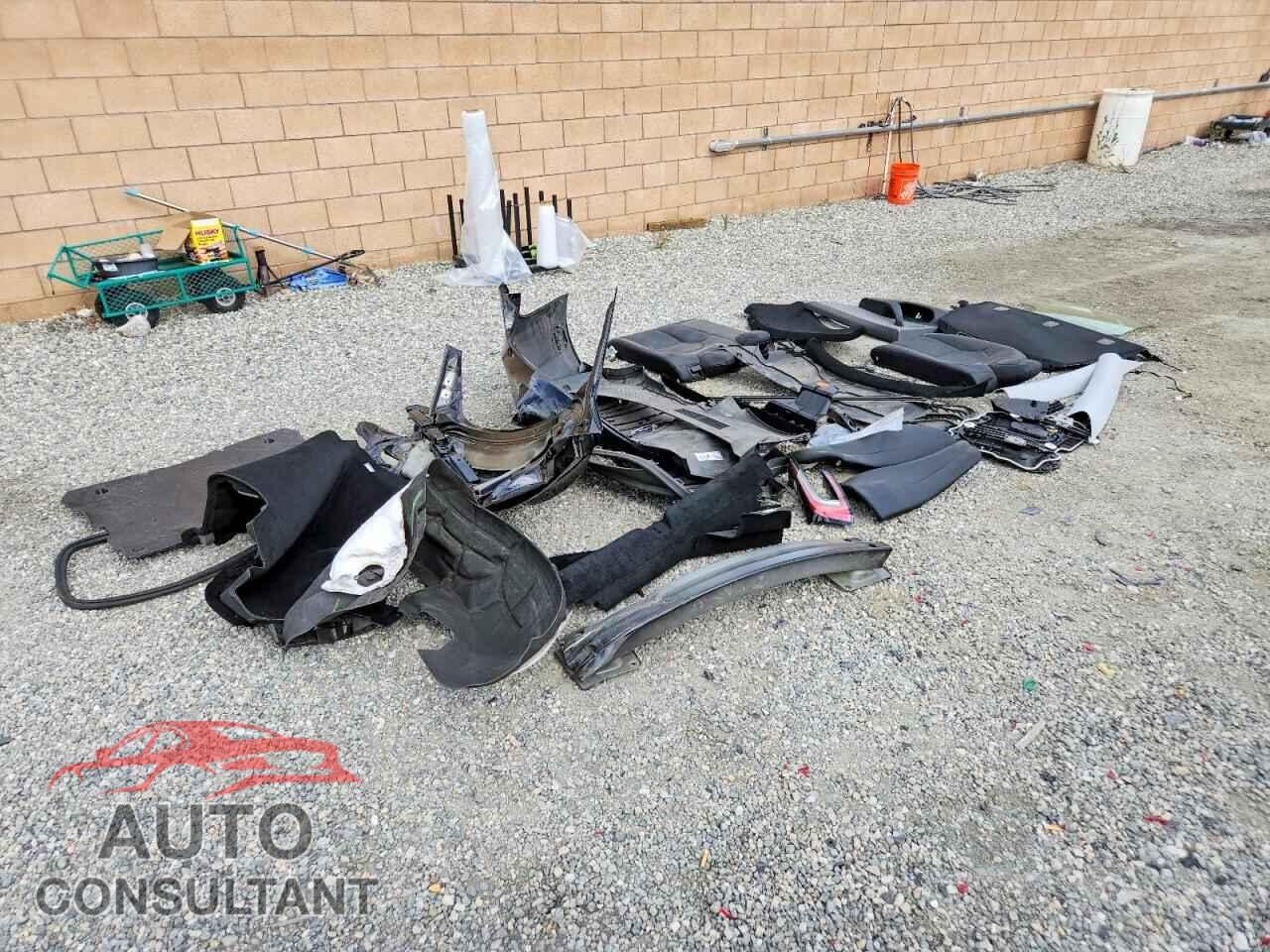 TESLA MODEL 3 2025 - 5YJ3E1EA2SF018915