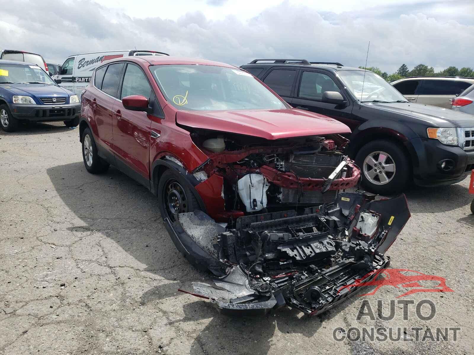 FORD ESCAPE 2017 - 1FMCU9GD1HUC71700