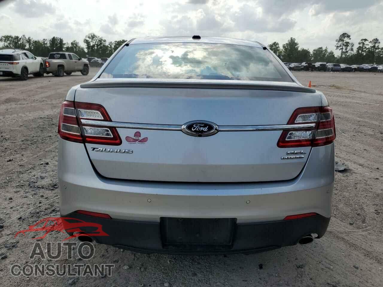 FORD TAURUS 2015 - 1FAHP2E80FG207342