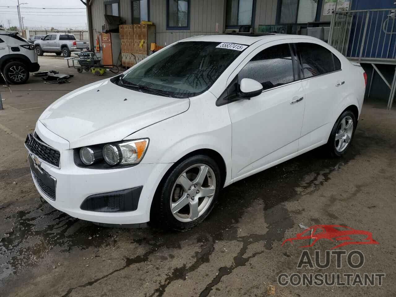 CHEVROLET SONIC 2013 - 1G1JE5SB5D4241772