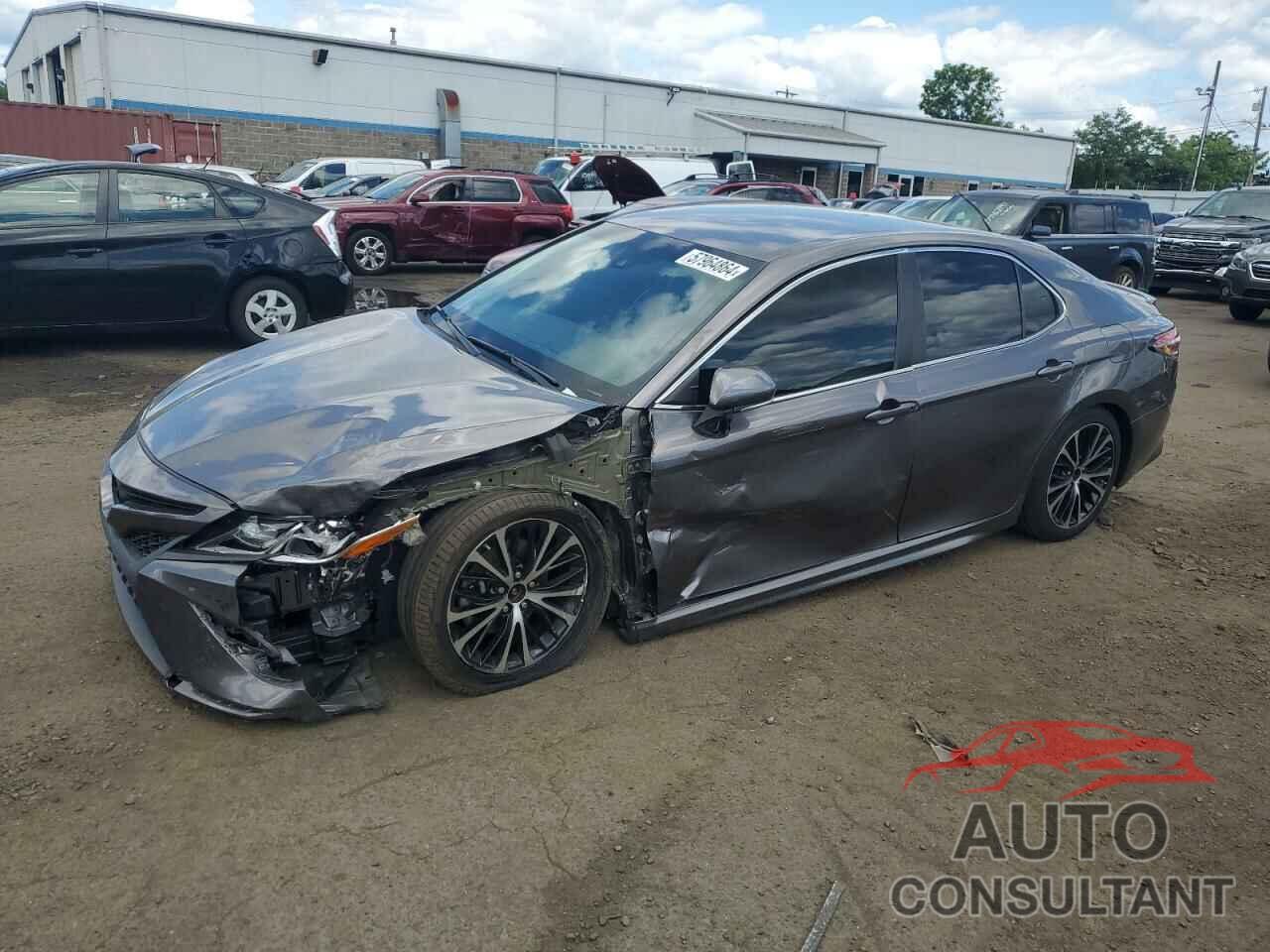 TOYOTA CAMRY 2018 - 4T1B11HK0JU064921