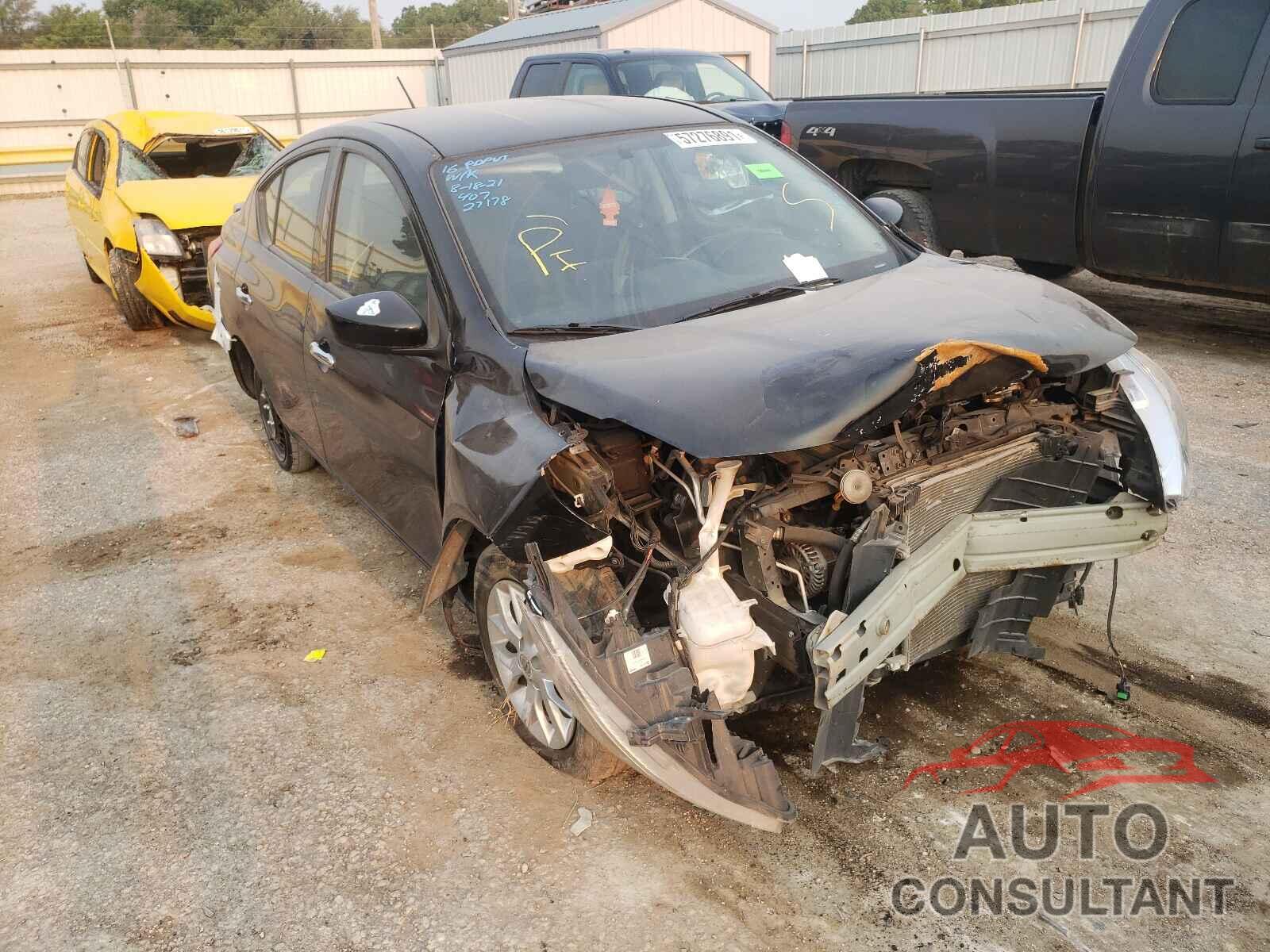 NISSAN VERSA 2018 - 3N1CN7AP1JL806083