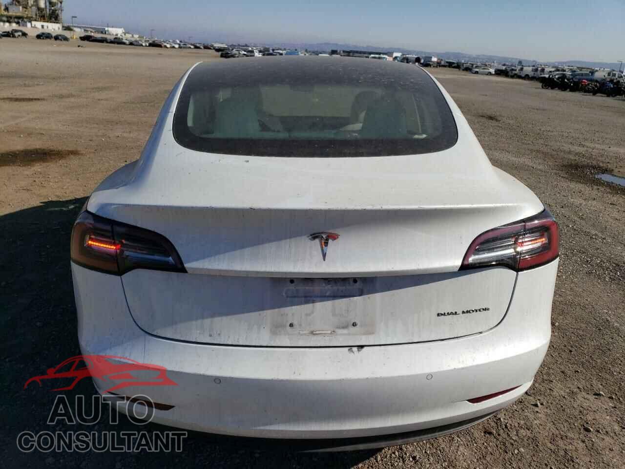 TESLA MODEL 3 2018 - 5YJ3E1EB8JF100249