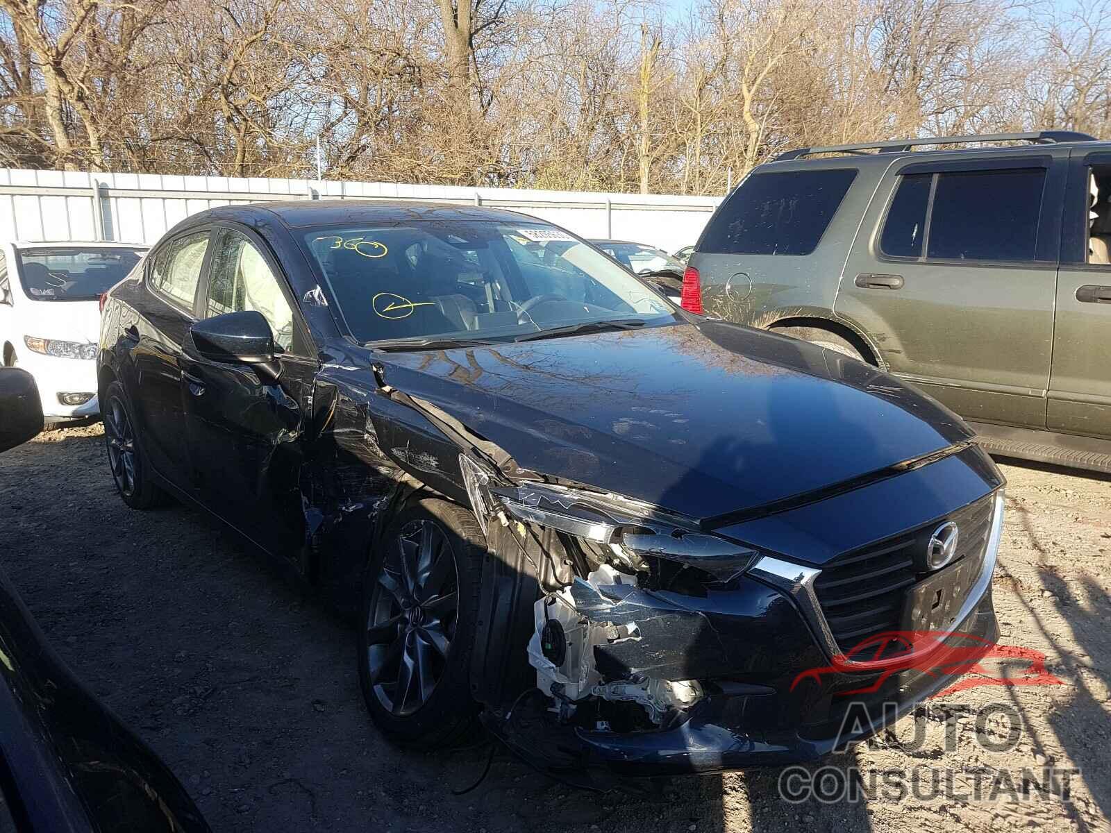 MAZDA 3 2018 - 3MZBN1V33JM231750