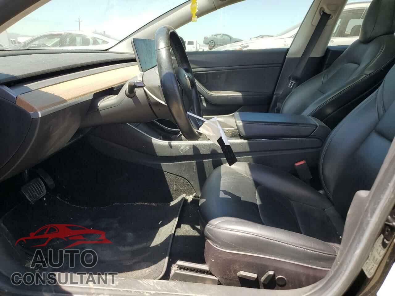 TESLA MODEL 3 2018 - 5YJ3E1EA6JF019905