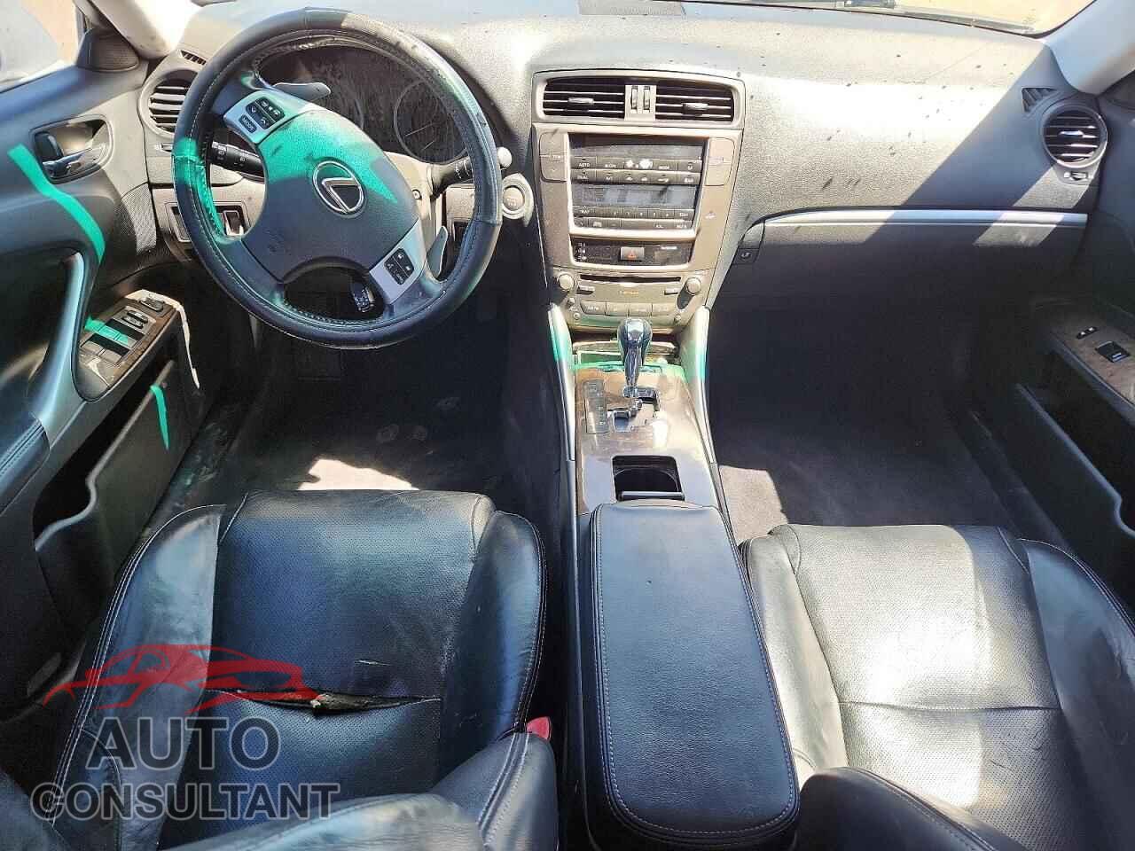 LEXUS IS 2011 - JTHBF5C28B5144739