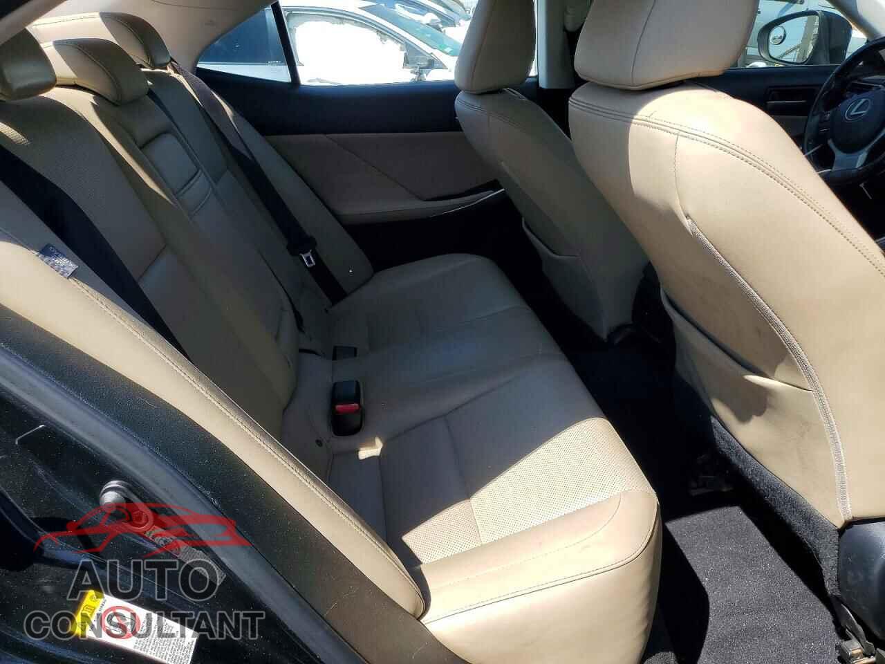 LEXUS IS 2017 - JTHBA1D20H5046433
