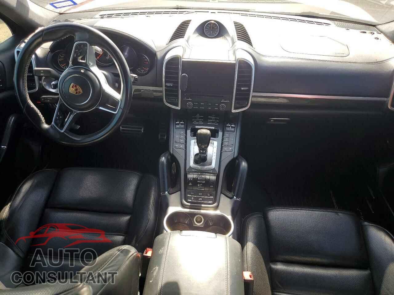 PORSCHE CAYENNE 2017 - WP1AC2A27HLA92126