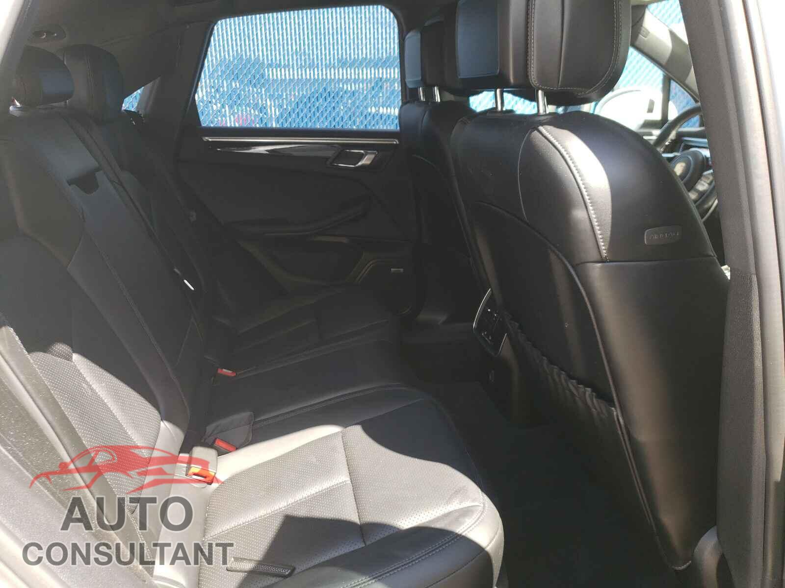 PORSCHE MACAN 2018 - WP1AA2A54JLB23273