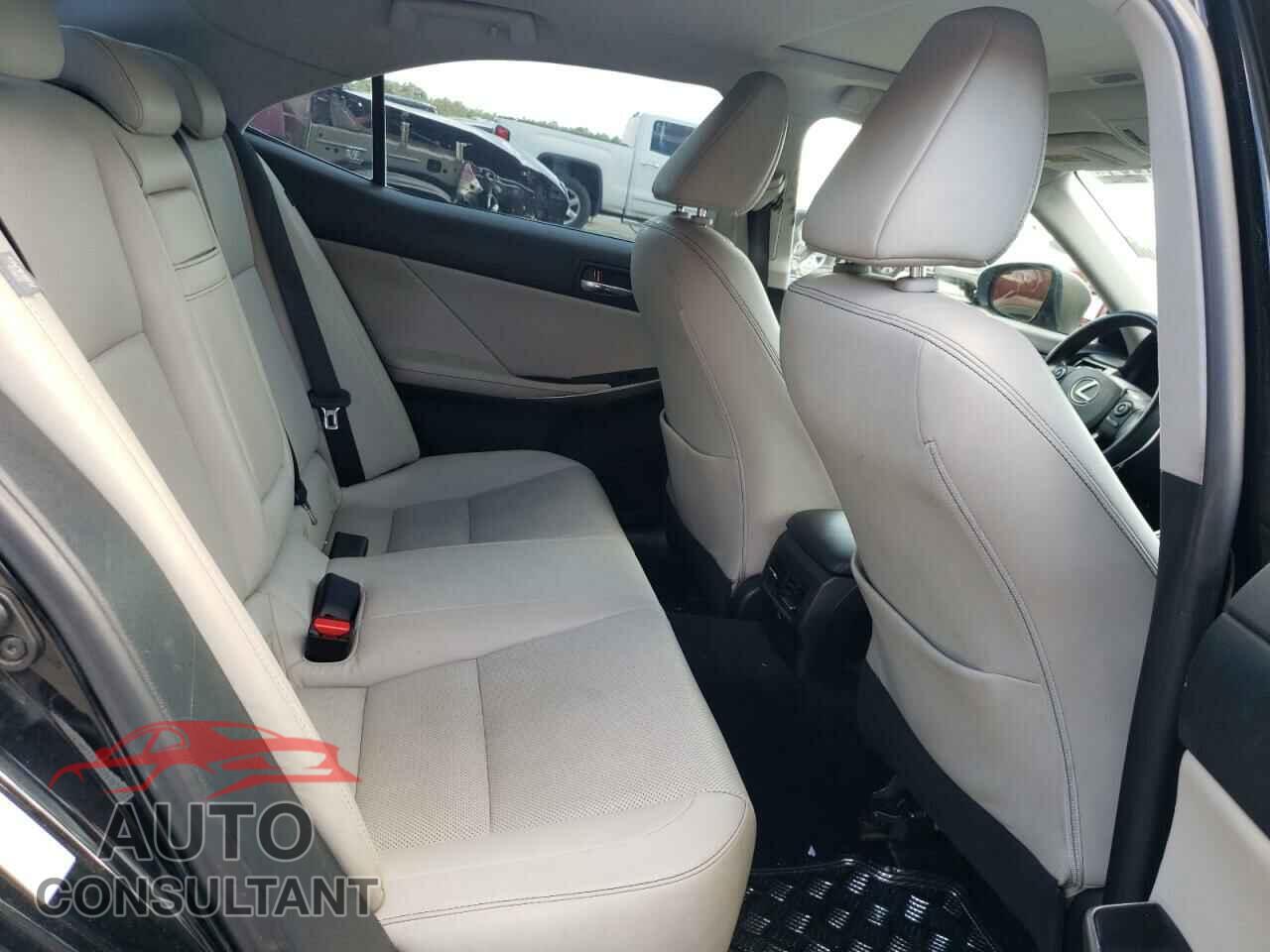 LEXUS IS 2014 - JTHCF1D20E5003180