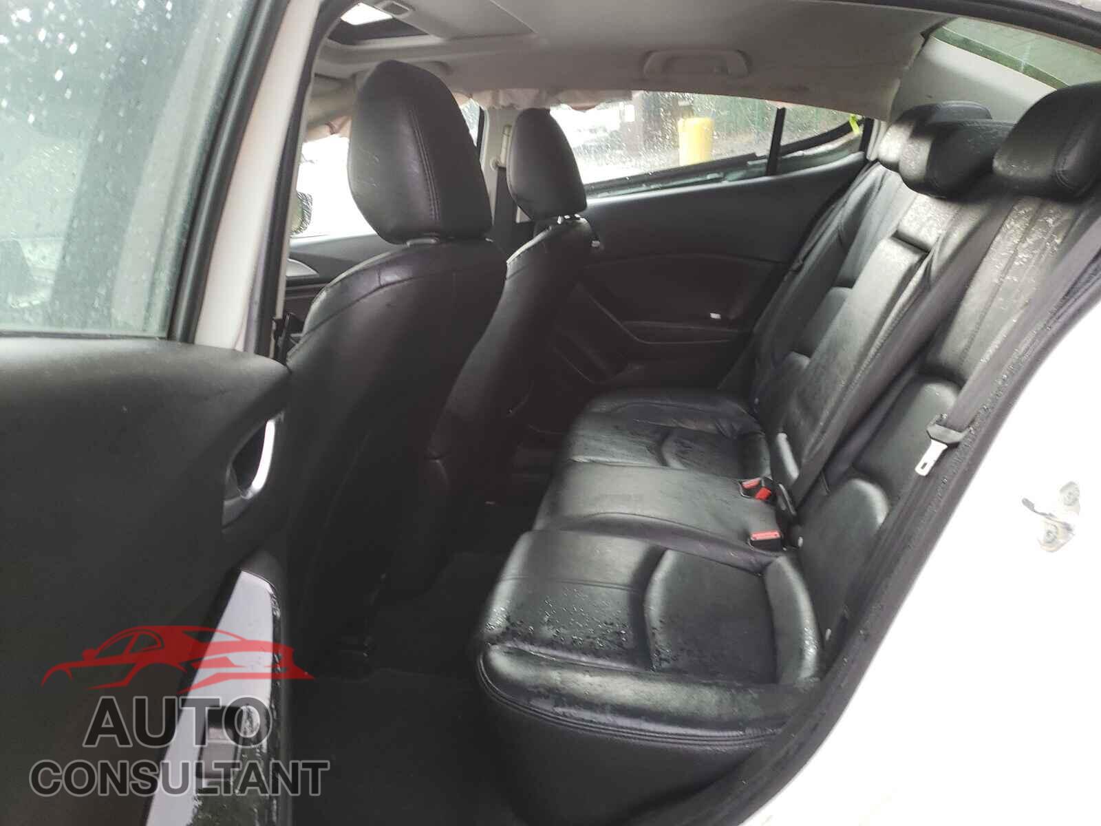 MAZDA 3 2017 - 3MZBN1V7XHM100084