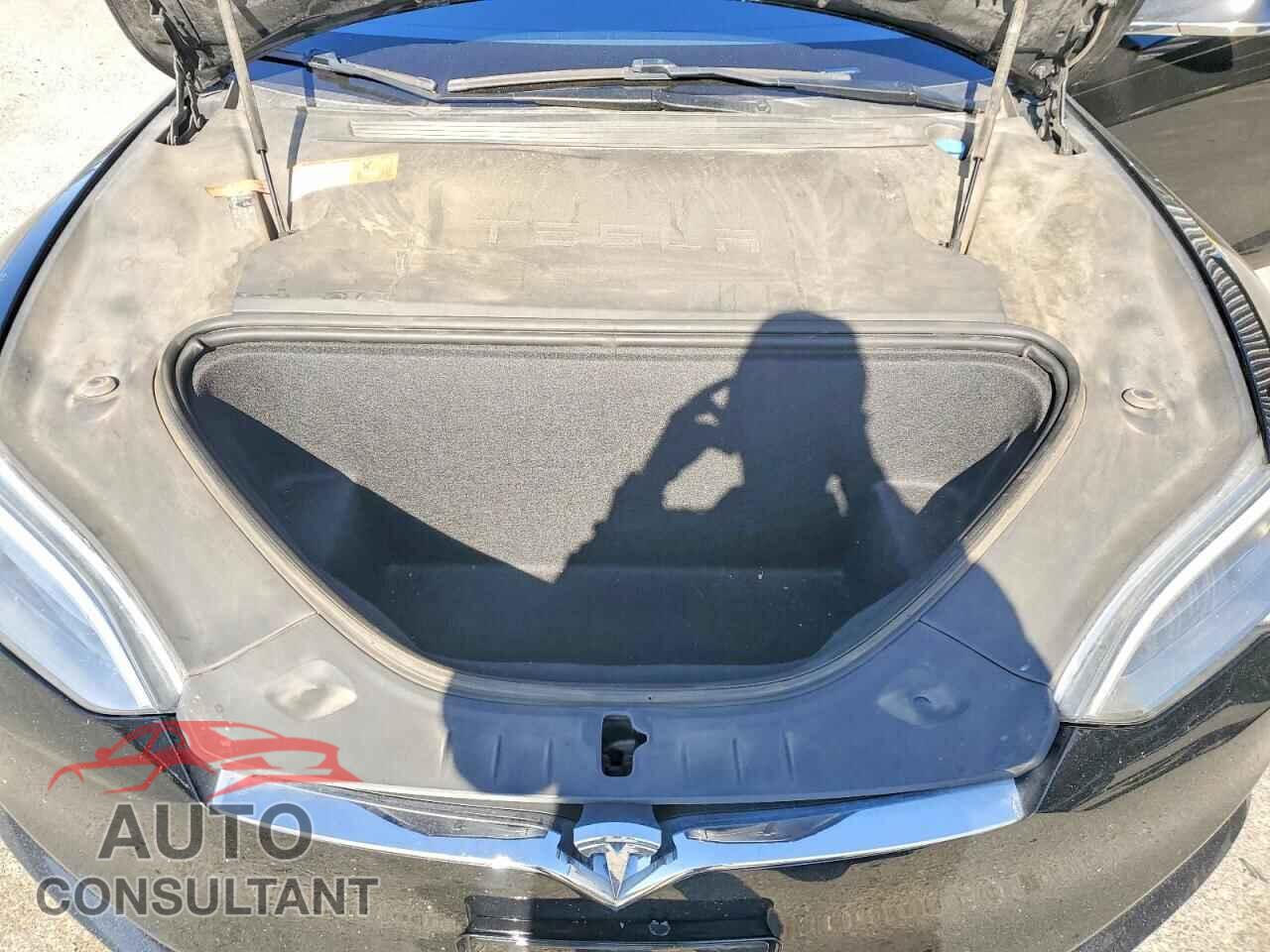 TESLA MODEL S 2017 - 5YJSA1E15HF202729